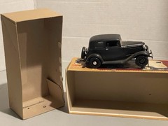 Vintage AMT Original 1932 FORD Victoria Vicky Trophy Series 1/25 Scale Model Car