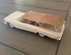 LOOK! 1959 Chevrolet Nomad Station Wagon Dealer Promo Car, Cream/Gold – Friction