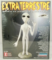 Alien Rosewell 7 3/4 Inch Unassembled Plastic Model Kit skill level 2 lindberg