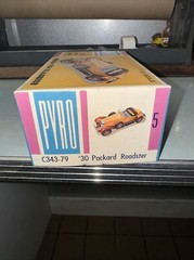 New 1968 Vintage PYRO 1930 Packard Boat-Tail Roadster 1:32 Plastic Model Kit