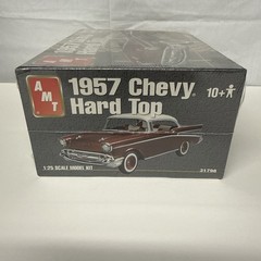 AMT 1957 Chevy Hard Top 1:25 Scale MODEL KIT 31798 Factory sealed 2002