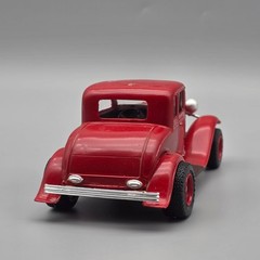 1932 Ford Coupe 1:25 Built Model Car Kit Diorama Junkyard Parts Collector