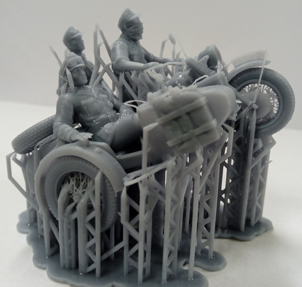 DAK BMW R75 w/Crew 3D print in scales