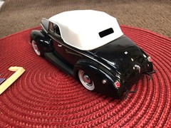 REVELL 1/25 1940 FORD CONVERTIBLE FACTORY BUILT BOX ART STUDIO DISPLAY MODEL