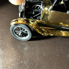 Limited edition 24KT Gold 1925 Ford Model T Touring Car Spectacular 1:24 Scale
