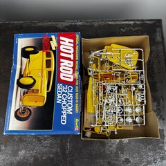 REVELL Hot Rod Series Custom 1932 Ford Chopped Sedan 7126 Complete 1:25 Scale