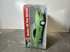 Revell 1:25 Scale Malibu SS Pro Street Vintage Boxed Model Kit