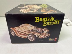 1/25 REVELL 85-4174 ED BIG DADDY ROTH BEATNIK BANDIT CUSTOM MODEL CAR KIT B4