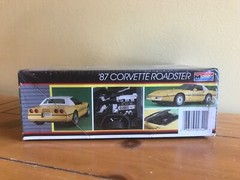 Monogram 1/24 Scale ’87 Corvette Roadster, F/S!