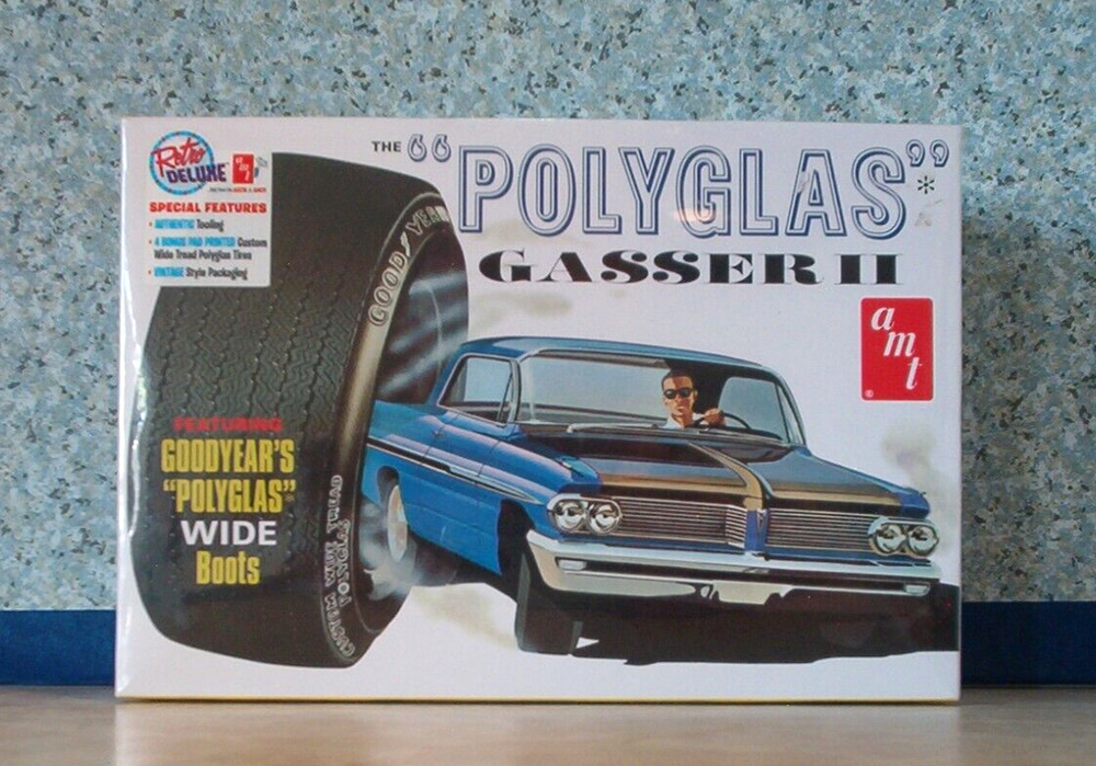 Pontiac 1962 Catalina “Polyglas” Gasser ll 1:25 scale AMT /Round2 model kit