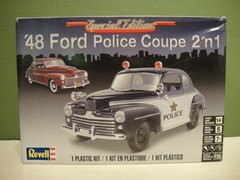 Revell – 1/25 – 2016 – ’48 Ford Police Coupe 2’n 1 – #85-4318 – Open / Complete