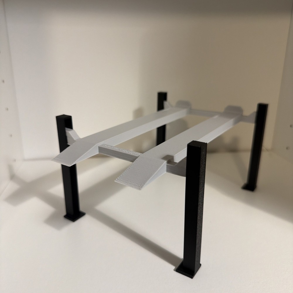 4 post model car lift 1:24 1:25 scale KIT Diorama In Black And Gray!! Paintable