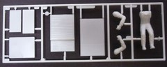 PARTS – DIORAMA TOOLS – RACING PIT CREW TOOLS and DRIVER – 1/24 SCALE