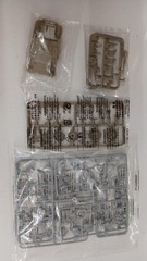 Bronco model British 1/4 airborne personnel vehicle 6 pound Collectables 17+