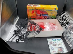 Italeri 1:24 Volvo VN 670 Truck Plastic Model Kit Unassembled 3827