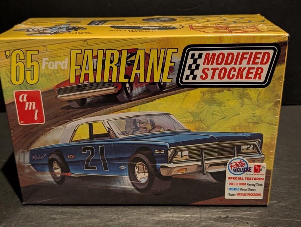 AMT 1965 Ford Fairlane Modified Stocker 1/25 Plastic Model Kit Retro AMT1190/12