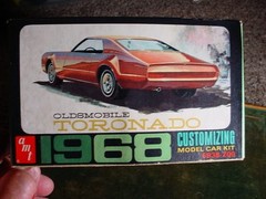 VINTAGE AMT 1968 OLDSMOBILE TORONADO 1/25 MODEL KIT UNBUILT NMIB