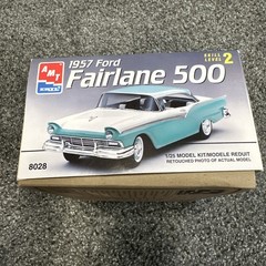 New Open Box AMT ERTL 1957 Ford Fairlane 500 1/25 Model Kit #8028
