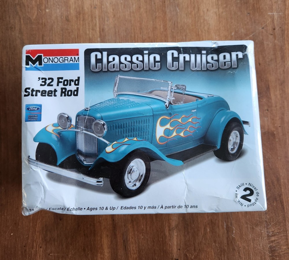 NEW Vintage MONOGRAM 1932 Ford Street Rod Model Kit. Skill Level 2