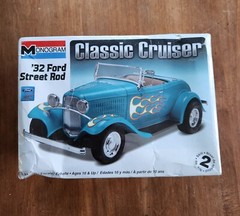 NEW Vintage MONOGRAM 1932 Ford Street Rod Model Kit. Skill Level 2