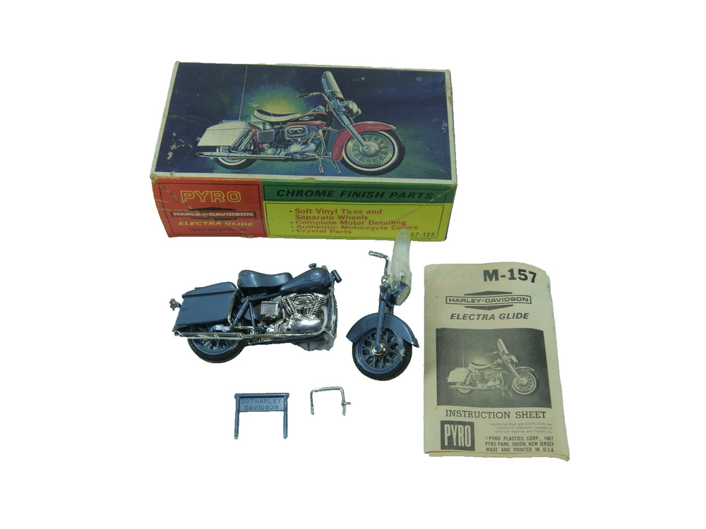 Vintage Pyro Harley Davidson Electra Glide Motorcycle Model Kit Adult Assembled