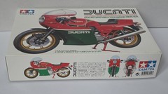 Tamiya 1:12 Scale Ducatil 900 Mike Hailwood Replica Model Kit 14019