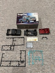 Monogram Snaptite Ford Bronco 1/32 Model Kit #1077 1991 (STARTED / PARTS KIT)
