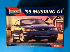 1995 FORD MUSTANG GT COUPE MODEL KIT MONOGRAM 1/25 SCALE NEW IN OPEN BOX LOOK!!!