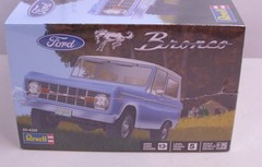 REVELL FORD BRONCO 4X4 MODEL KIT 85-4320 1:25 SEALED