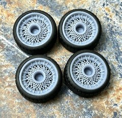 Resin 22-Scale Inch “Wire Wheels” W/Whitewall Tires, 1/24,1/25