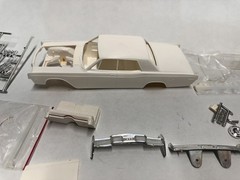 UNBUILT 1966 Lincoln Continental 1/25 AMT Vintage