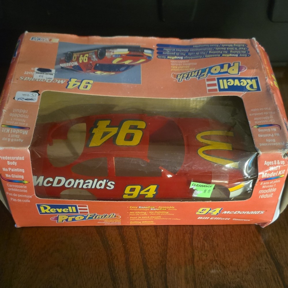 Revell 1:24 Bill Elliott #94 McDonald’s Ford Taurus SnapTite Predecorated