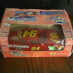 Revell 1:24 Bill Elliott #94 McDonald’s Ford Taurus SnapTite Predecorated