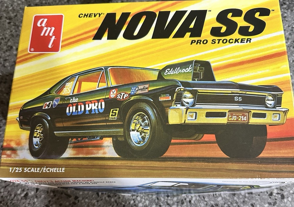 AMT Chevy Nova SS Pro Stocker 1/25 Scale Plastic Model Kit
