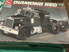 1 25 scale model parts Diamond Reo Center And Rear Axles/Differentials Only