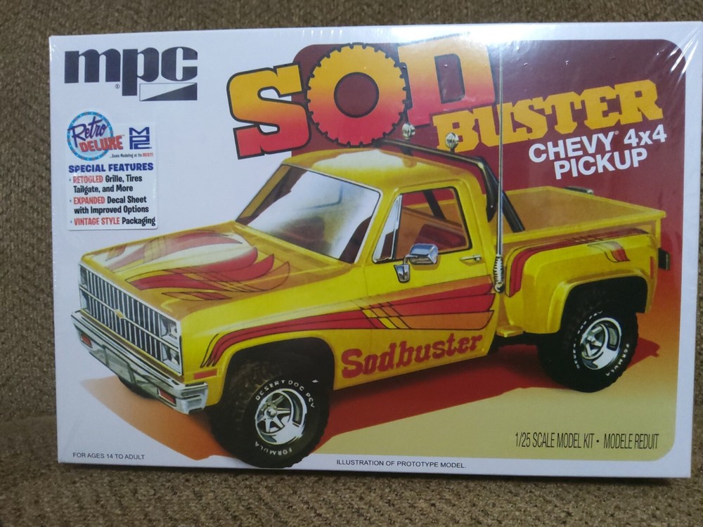 MPC 972 Sod Buster 1981 Chevy 4×4 Stepside Pickup Truck 1/25 KIT FS