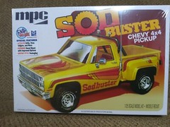 MPC 972 Sod Buster 1981 Chevy 4×4 Stepside Pickup Truck 1/25 KIT FS