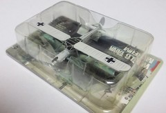 Takara 1/144 World Tank Museum 3. Fieseler Fi 156 Storch. In winter white. (#43)