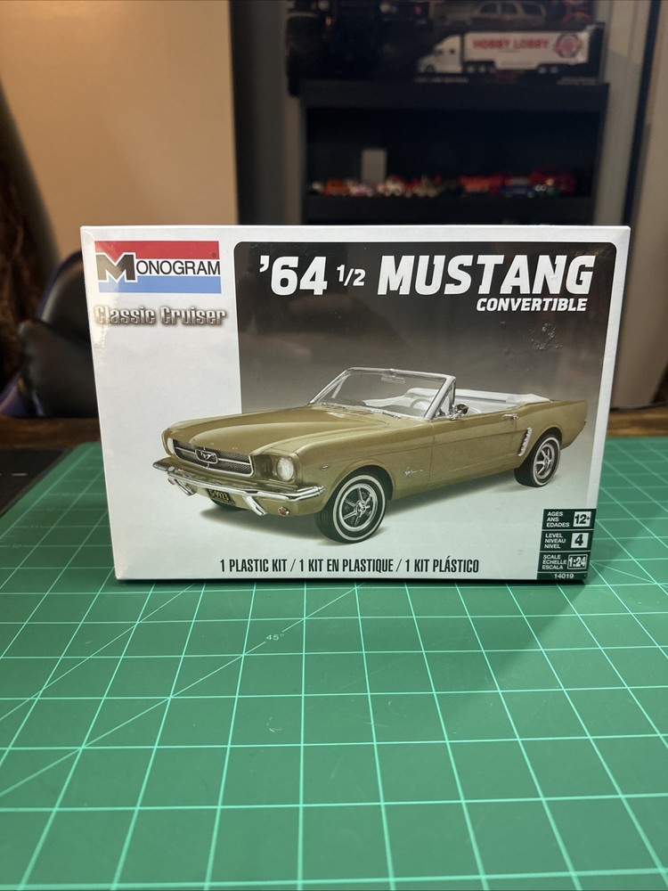 1964 1/2 Mustang Convertible Model Kit Monogram #14019 Level 4 New Sealed 1:24