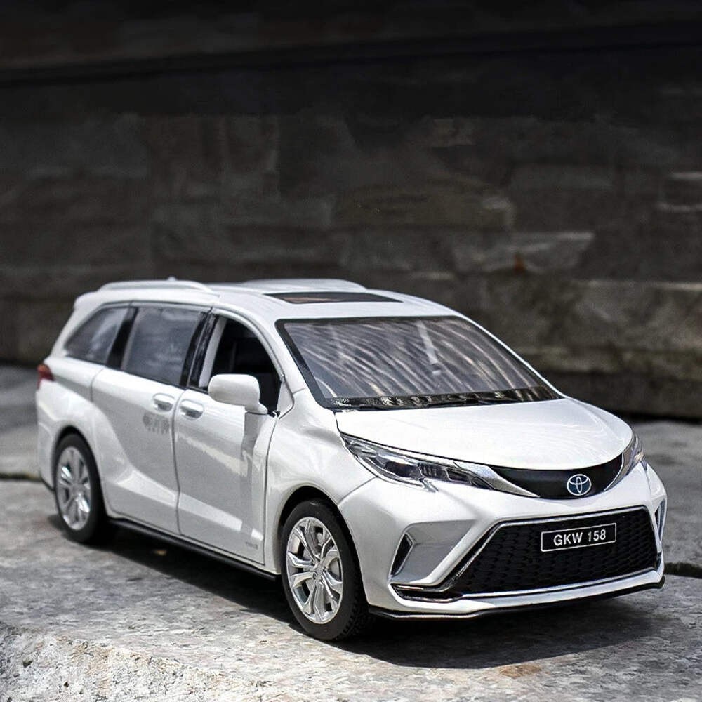 1:24 Sienna Granvia MPV Diecast Metal Alloy Toy Car Model with Sound & Light Sim