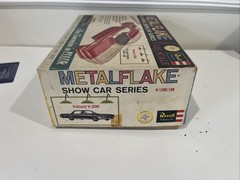 Revell Custometal Metalflake 1962 Plymouth Valiant V-200 Model Kit