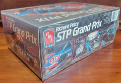 AMT ERTL #43 Richard Petty STP Grand Prix Vintage NASCAR Model 1:25 SEALED