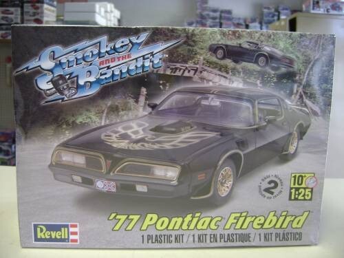 Revell 4027 ’77 Pontiac Firebird “Smokey and the Bandit”
