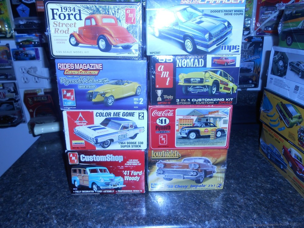 Lot of 8 misc. 1/25th unbuilt kits, new in box.