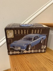 AMT 30271 CHRYSLER KIT CAR DODGE DART RACE CAR MILLENNIUM McM 1/25