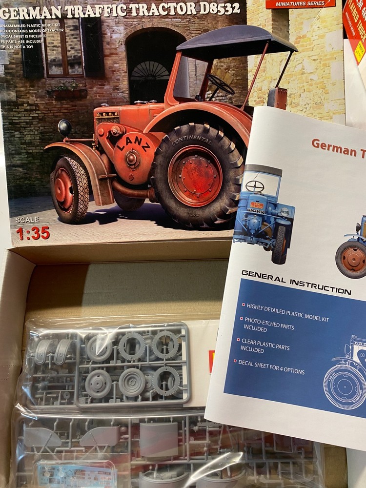 Mini Art 1/35 German Traffic Tractor D 8532