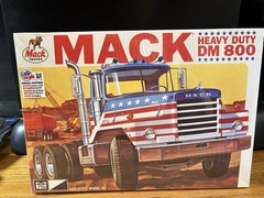 1/25 MPC Mack DM800 Semi Tractor Cab – Plastic Model Truck Vehicle Kit NIB