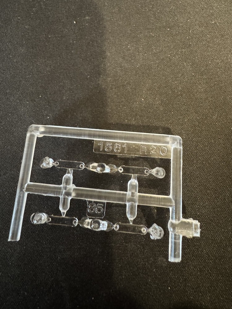 Revell 4501 03 Jeep Wrangler Rubicon Parts Kit Bash Clear Lenses #85