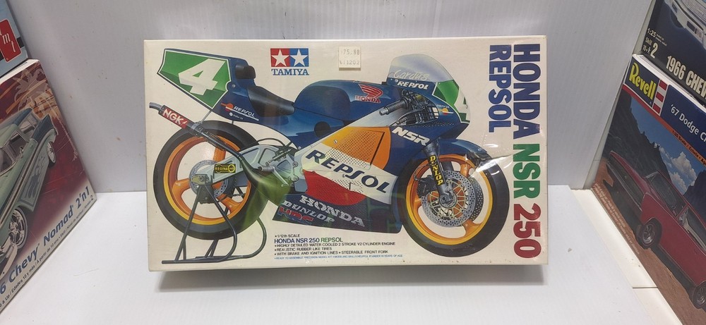 NEW SEALED TAMIYA HONDA NSR250 REPSOL Model Kit 1/12 #14059 model kit motorcycle