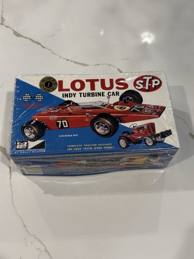 MPC Lotus Indy Turbine Car “STP” 1:25 scale Vintage (1995) model